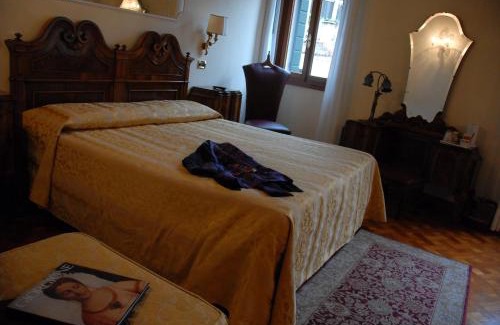 Dorsoduro Hotel | Pensione Accademia - Villa Maravege