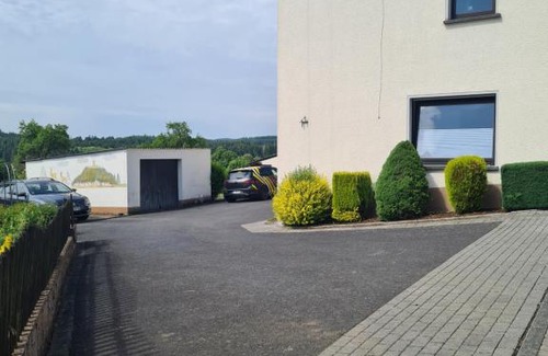 Drees House | Pensionszimmer Larifari