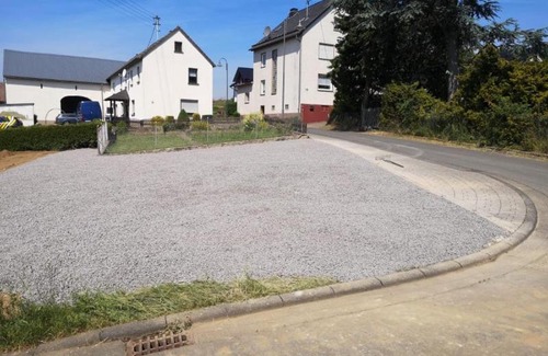 Drees House | Pensionszimmer Larifari