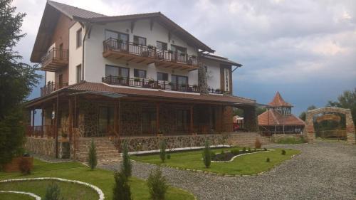 Cristian House | Pensiunea Casa Luanna