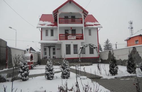 Fagaras House | Pensiunea D&D