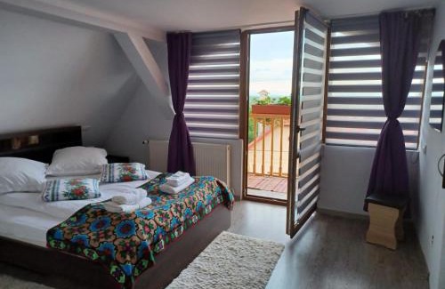 Tilisca Bed & Breakfast | Pensiunea IULIA