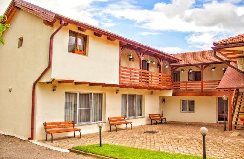 Ocna Sugatag House | Pensiunea Mariana