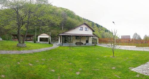 Lisa House | Pensiunea Tudor Breaza