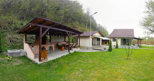 Lisa House | Pensiunea Tudor Breaza