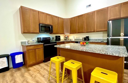 Weldon Spring Heights House | PENTHOUSE 2BD2BTH PAC-MAN/ROKU