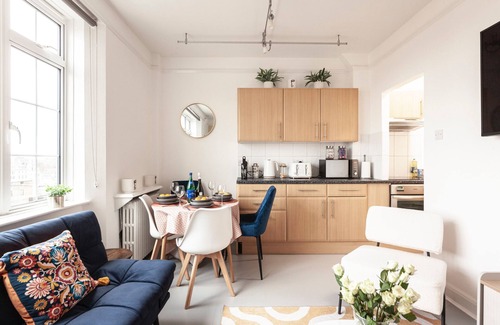 St. Pancras Apartment | Penthouse * 3 Bed by Euston Elevator