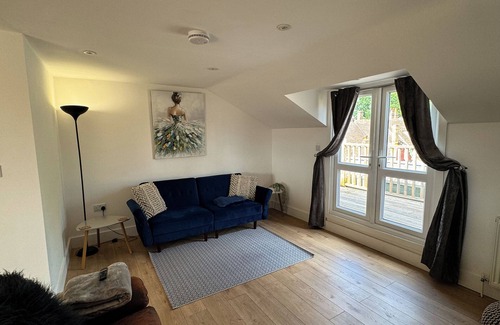 Maidstone Apartment | Penthouse | 360 Views | High Spec | Central | WIFI