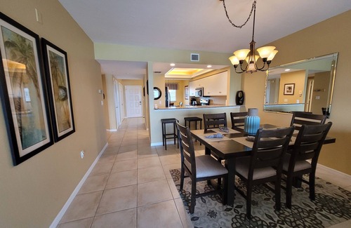 Vanderbilt Beach Condo | Penthouse Condo Great Location Direct Gulf/Bay View/Pool/Spa 3 Minute Walk Beach