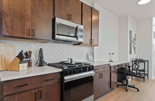 Downtown Chicago Apartment | Penthouse Escape + Vibrant West Loop Access