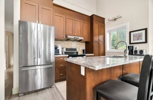 Hope Apartment | Penthouse Lake Home 3BR Amazing View