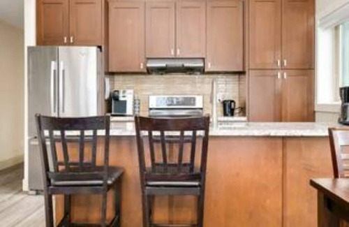 Hope Apartment | Penthouse Lake Home 3BR Amazing View