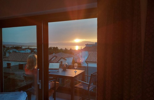 Malinska-Dubasnica Apartment | Penthouse Rosa