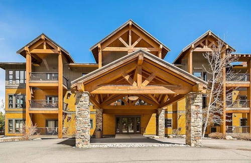 Cle Elum Condo | Penthouse VIEW 2 Bedroom Trailhead Condo in Suncadia
