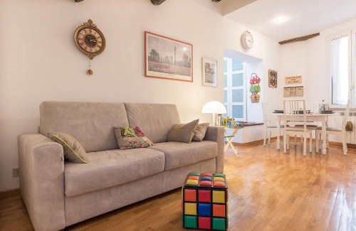 Rione XI Sant'Angelo Apartment | Penthouse with Terrace in the Heart of Rome