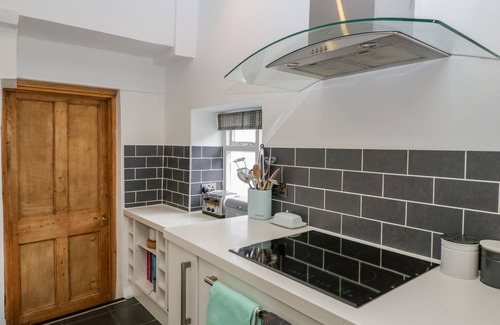 Llanwenarth Cottage | Pentre Court Cottage