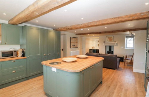 Llanvair Kilgeddin Cottage | PENTWYN FARM, pet friendly, character holiday cottage in Abergavenny
