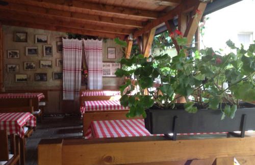 Komarno House | Penzión Duna & soľná jaskyňa