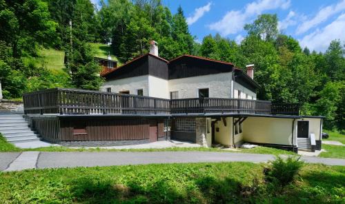 Paseky nad Jizerou Bed & Breakfast | Penzion Mája - przytulny pensjonat blisko szlaków i stoków w Karkonoszach