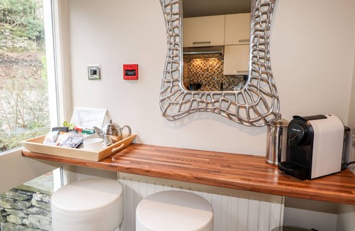 Lakeside Cottage | Peony Cottage