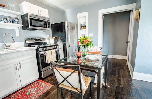 Willmore Apartment | People’s Choice: Central Location, Prkg & Patio