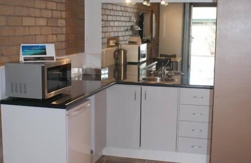 Delacombe Hotel | Peppinella Motel
