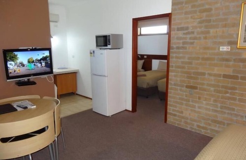 Delacombe Hotel | Peppinella Motel