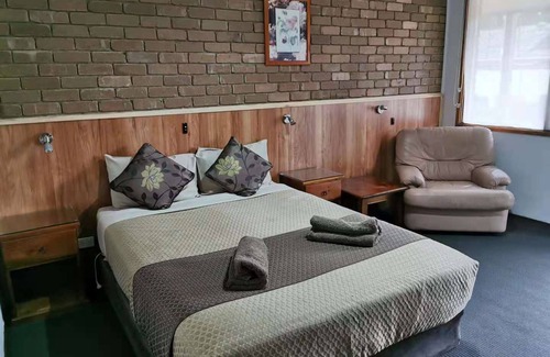 Delacombe Hotel | Peppinella Motel