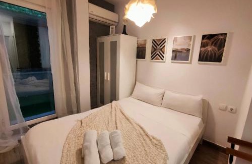 Benicalap Apartment | Pequeño Alojamiento con Mini Piscina - NO climatizada