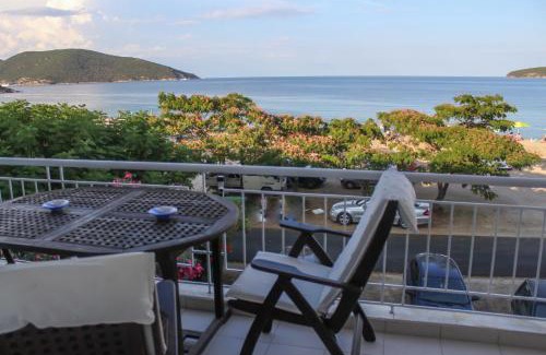 Nea Peramos Apartment | Peramos Thea