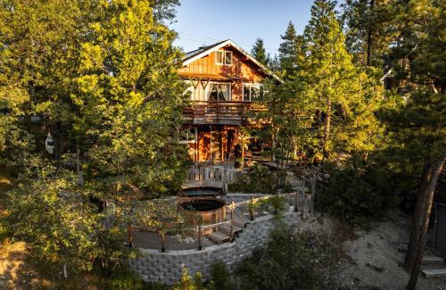 Arrowbear Lake Ski Chalet | Perch - Peaceful ECO Cedar Hot Tub AC EV Mountain Views