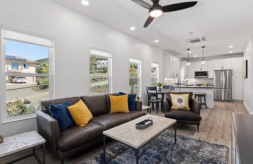 San Marcos Cottage | Perched atop the tranquil Lake San Marcos, Private and panoramic Views.