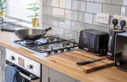 Southampton House | Percy Lodge - 3 bed, modern, parking, wifi