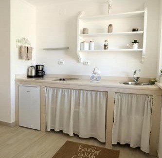 Cove Tri Zala (Zrnovo) Apartment | PERE
