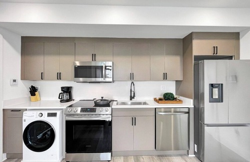 Brookland Bed & Breakfast | Perfect 1 BD Brookland Home w City Skyline View