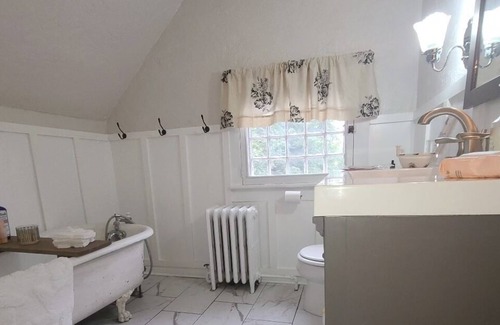 Bellefonte Apartment | Perfect 3rd floor apartment for your next Penn State needs