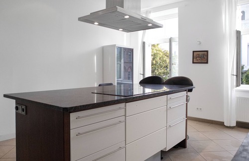 Favoriten Apartment | Perfect 7BR Stay Near Hauptbahnhof