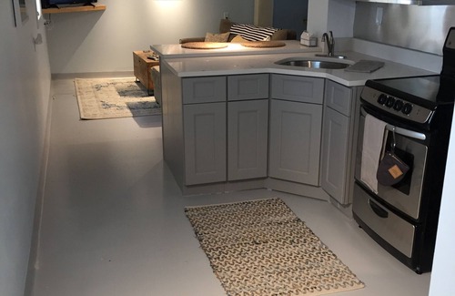 Long Beach Apartment | Perfect beachside location @The Sea Esta Inn