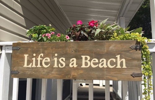 Long Beach Apartment | Perfect beachside location @The Sea Esta Inn