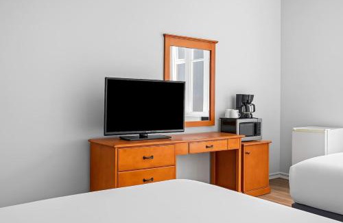 Canmore Apartment | Perfect Canmore Getaway for 4 plus Exclusive Savings