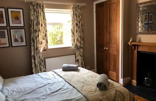 Upper Town Apartment | Perfect Central Bath Hideaway with Free Parking