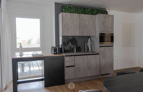 Mitte Apartment | Perfect city center location, 107 sqm, directly at the opera house in suite flair with balcony!