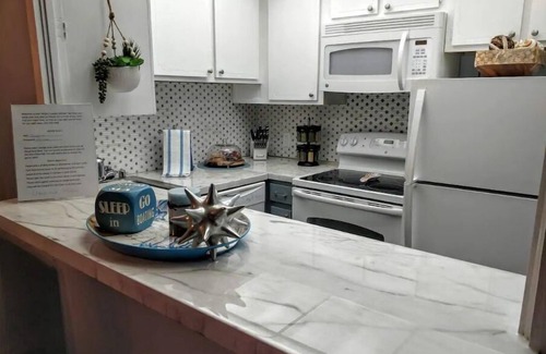 Mid America Condo | Perfect Couples Retreat