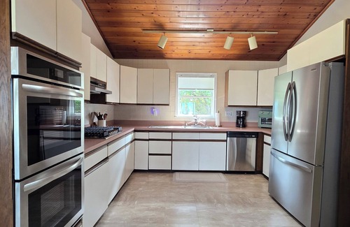 Kent Narrows House | Perfect Fall Retreat at Heron Point - 2 Acre Waterfront Escape at Kent Narrows