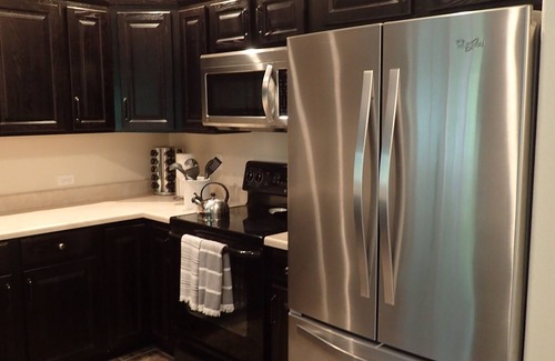 Homer House | Perfect Family VRBO! 3 Bedroom, Sleeps 8 CLOSE TO TOWN!