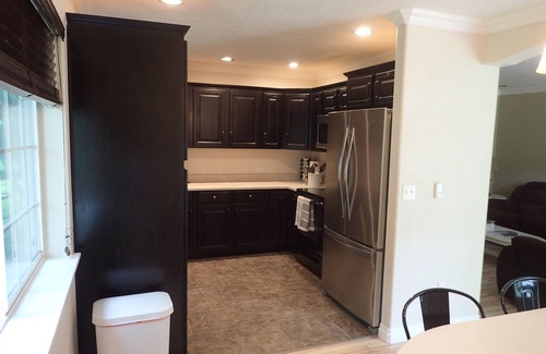 Homer House | Perfect Family VRBO! 3 Bedroom, Sleeps 8 CLOSE TO TOWN!