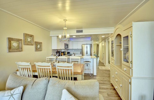 Sunnyside House | Perfect Gulf Front Home on The West End!
