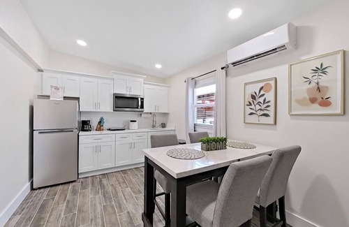 Pinecrest West Park Apartment | Perfect Hideaway