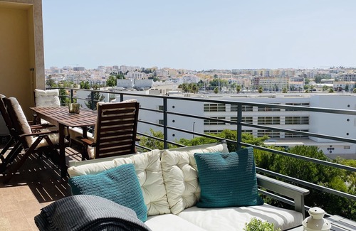 Albardeira Apartment | Perfect holiday location - walk to the beach!