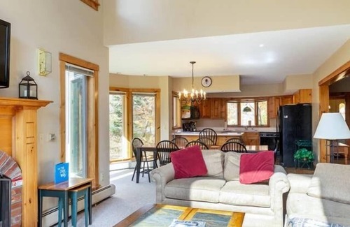 North Troy House | Perfect Location. Ski in Ski out on Village Chair